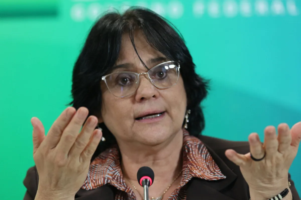 Criação de canal direto para denúncias contra professores foi anunciada pela ministra Damares Alves