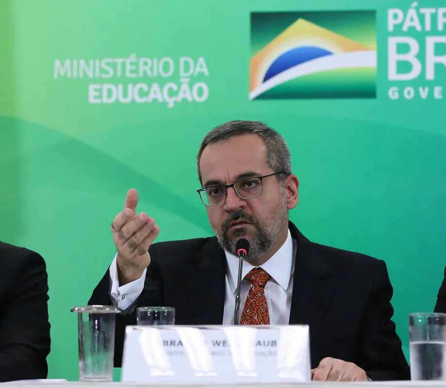 Comissão diz ter pedido audiência com Weintraub para discutir a avaliação, mas o ministro teria ignorado 