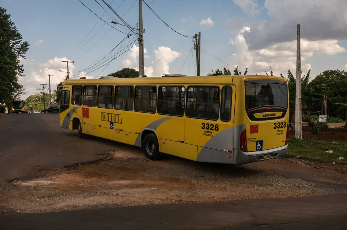 Imagem ilustrativa da imagem Rua no limite entre Londrina e Cambé gera reclamações