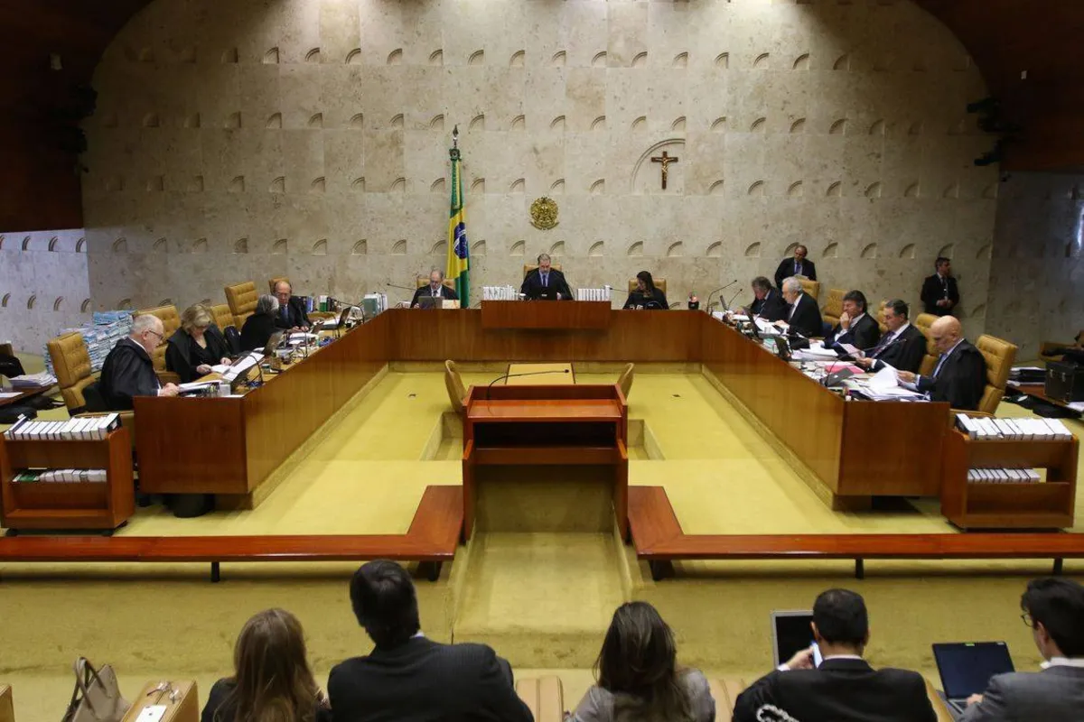 Imagem ilustrativa da imagem STF é reprovado tanto quanto Bolsonaro, mas menos que Congresso