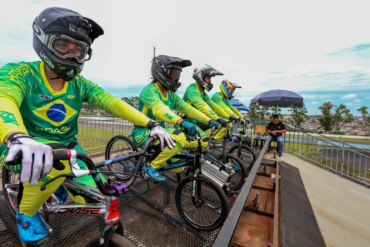 Imagem ilustrativa da imagem Seleção de BMX se prepara em Londrina para ano olímpico