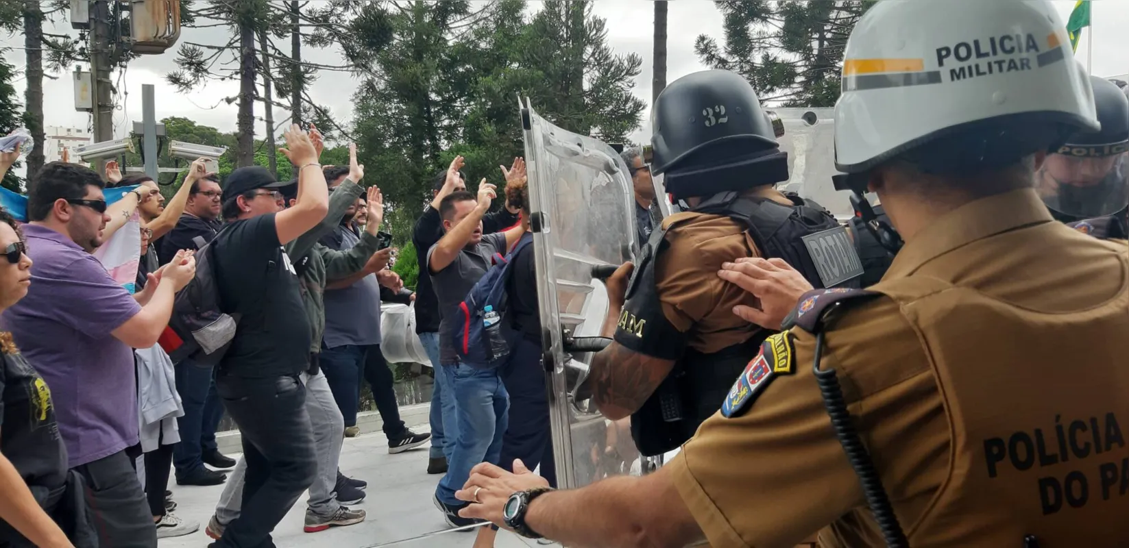 Imagem ilustrativa da imagem Servidores ocupam Assembleia em protesto contra reforma da previdência