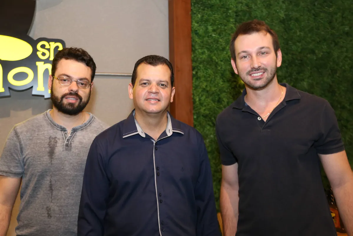  Saulo Vinícius Paixão, Flávio Jurandir da Silva e Marlon Augusto Zanoni 
  
