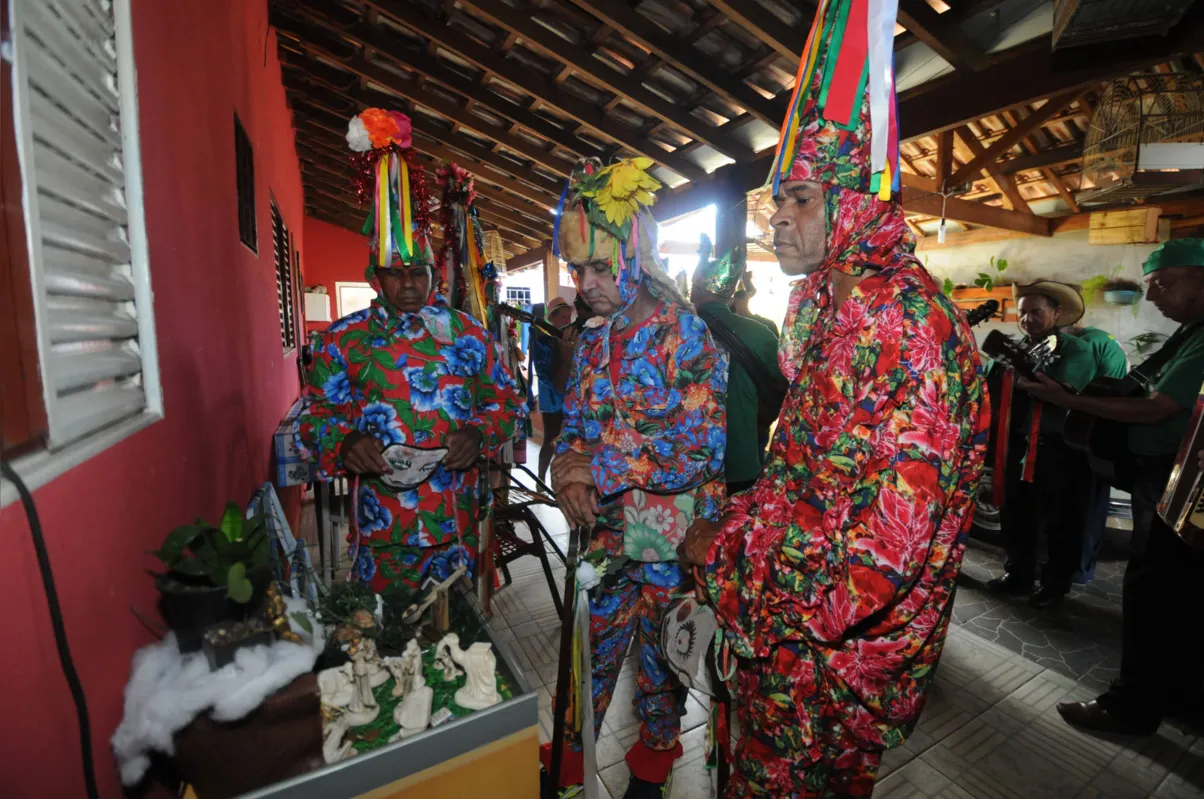 A Folia representa a história narrada na Bíblia da viagem dos três reis magos - Gaspar, Melchior e Baltazar