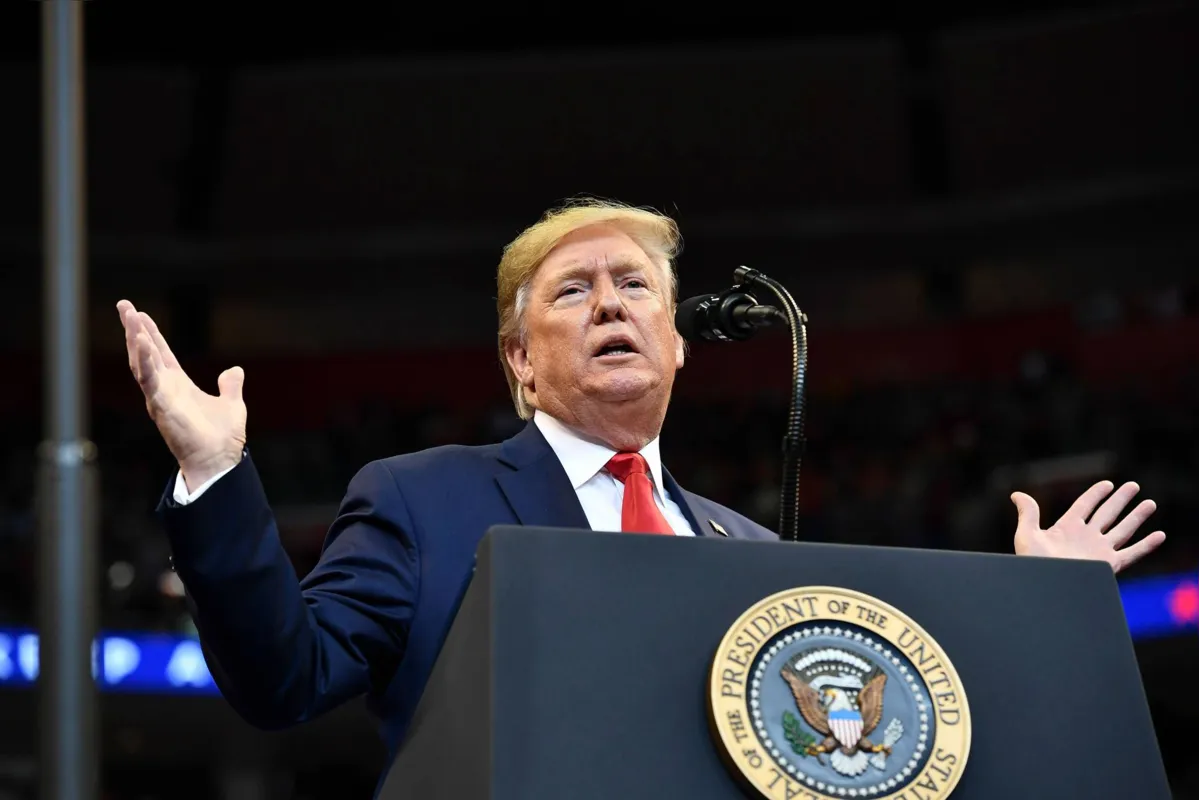 Em meio à guerra comercial com a China e às vésperas da eleição em que tenta ser reconduzido ao comando da Casa Branca, Trump decidiu reforçar mais uma vez sua política econômica protecionista