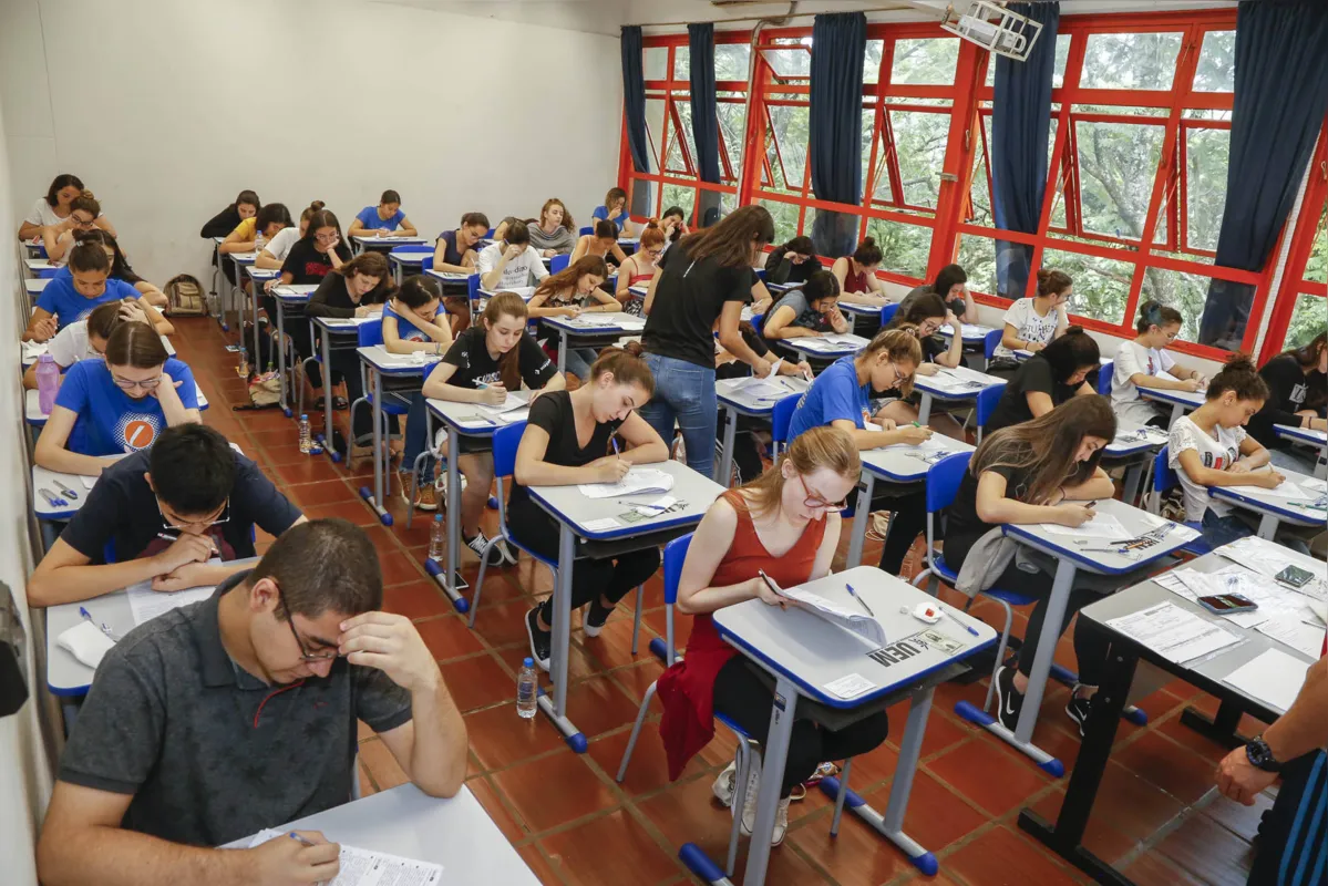 Imagem ilustrativa da imagem UEM divulga aprovados no Vestibular de Verão