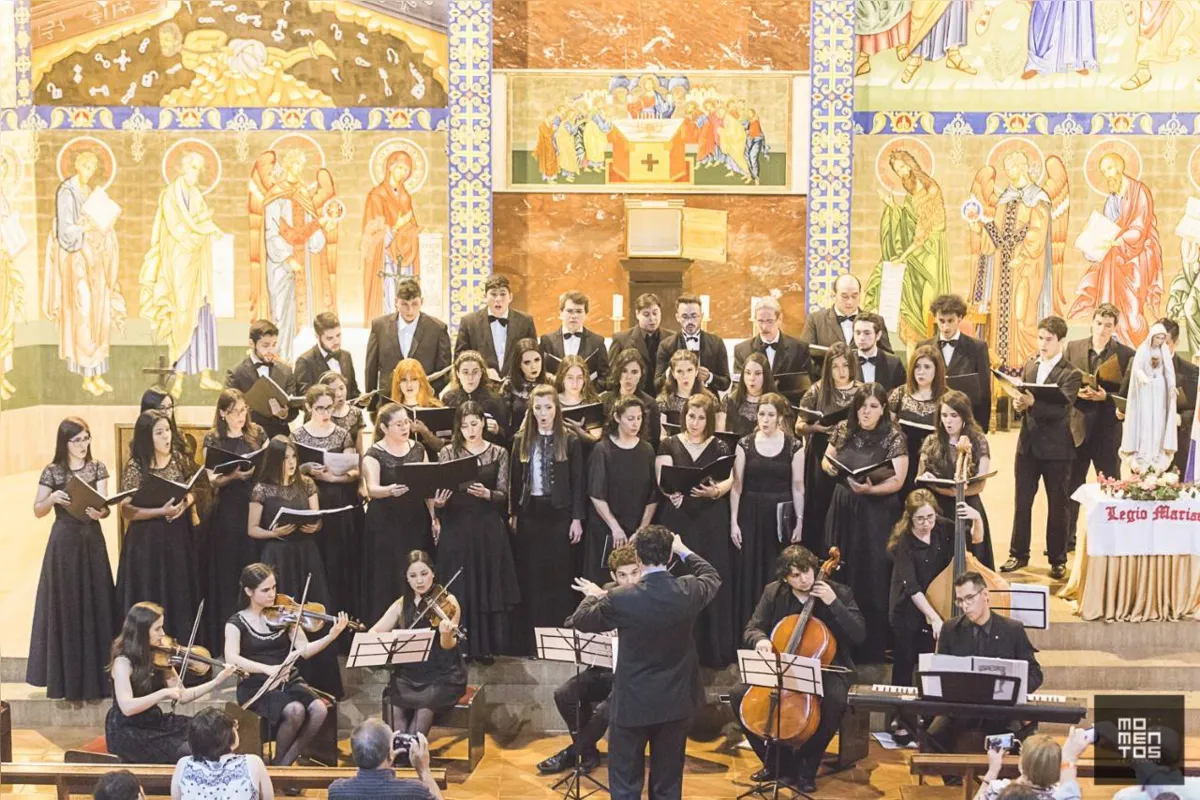 O Coro Polifônico Espíritu Santo, do Paraguai, e o grupo Entre Nós, de Londrina, participam do grande concerto de encerramento do festival