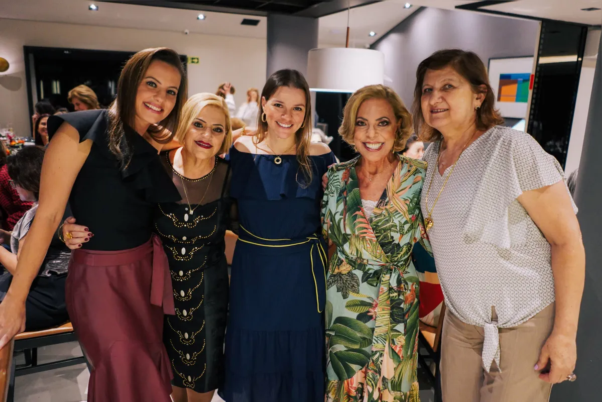 Fernanda Khater Brito, Rosana Khater Fontes, Karina Khater Martins, Rosangela Khater e Adma Brito