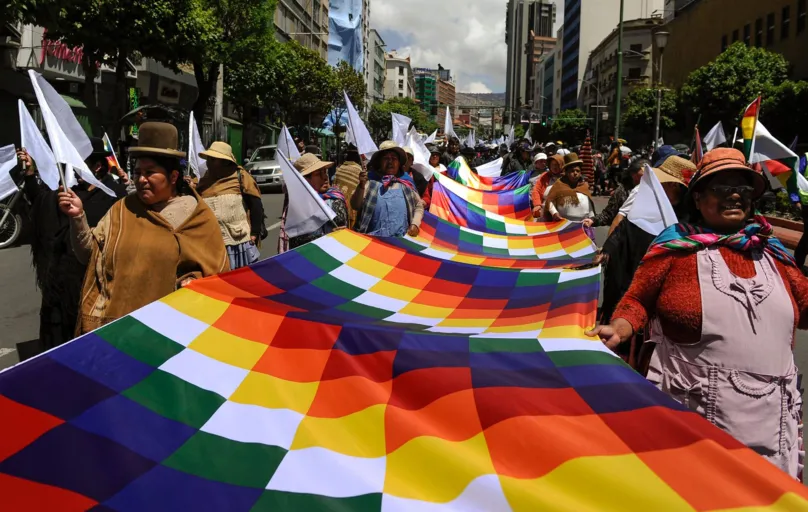 Apoiadores de Evo Morales continuam a se manifestar na Bolívia; ex-presidente enviou mensagem do México onde se encontra exilado  