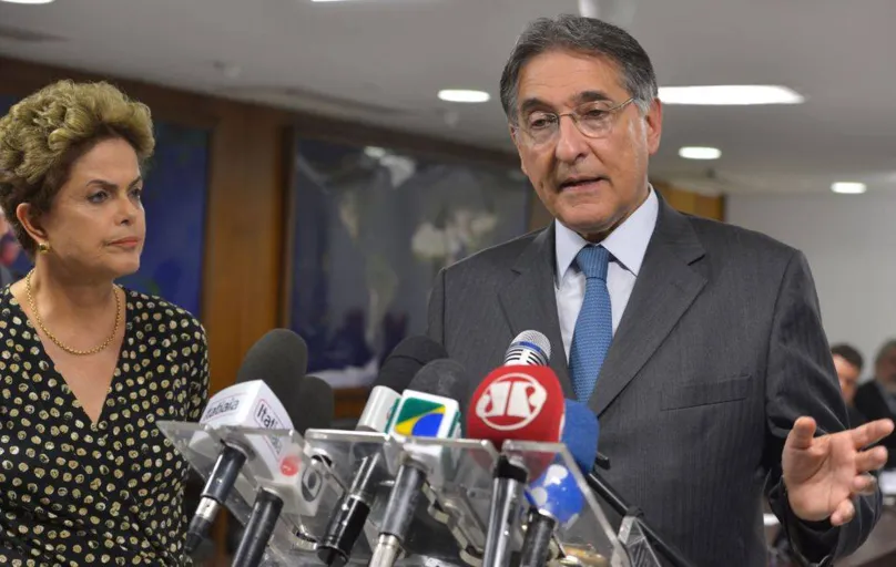 O ex-governador de Minas Gerais Fernando Pimentel (à dir.) ao lado da ex-presidente Dilma Roussef