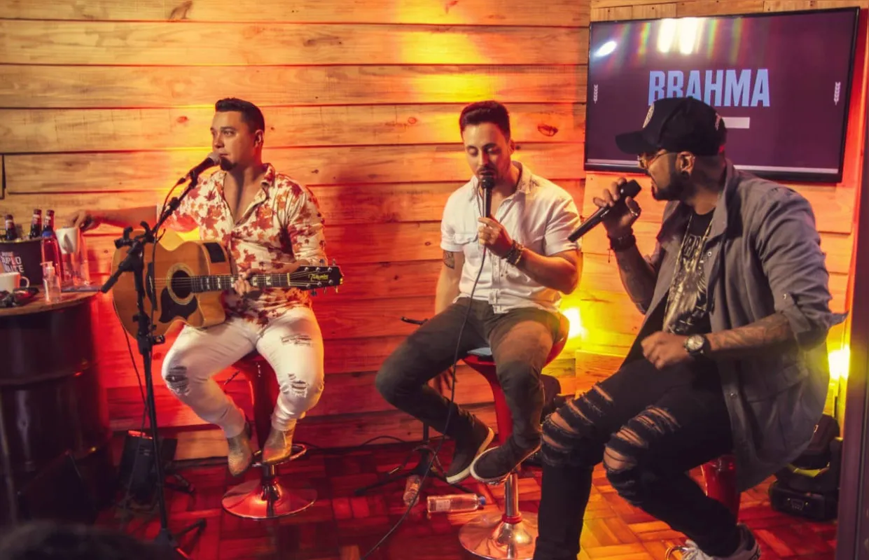 Niko Lopez e dupla Lucas e Cadu foram atrações do Londrina Brahma Live: doações foram repassadas para pessoas que estão passando necessidades