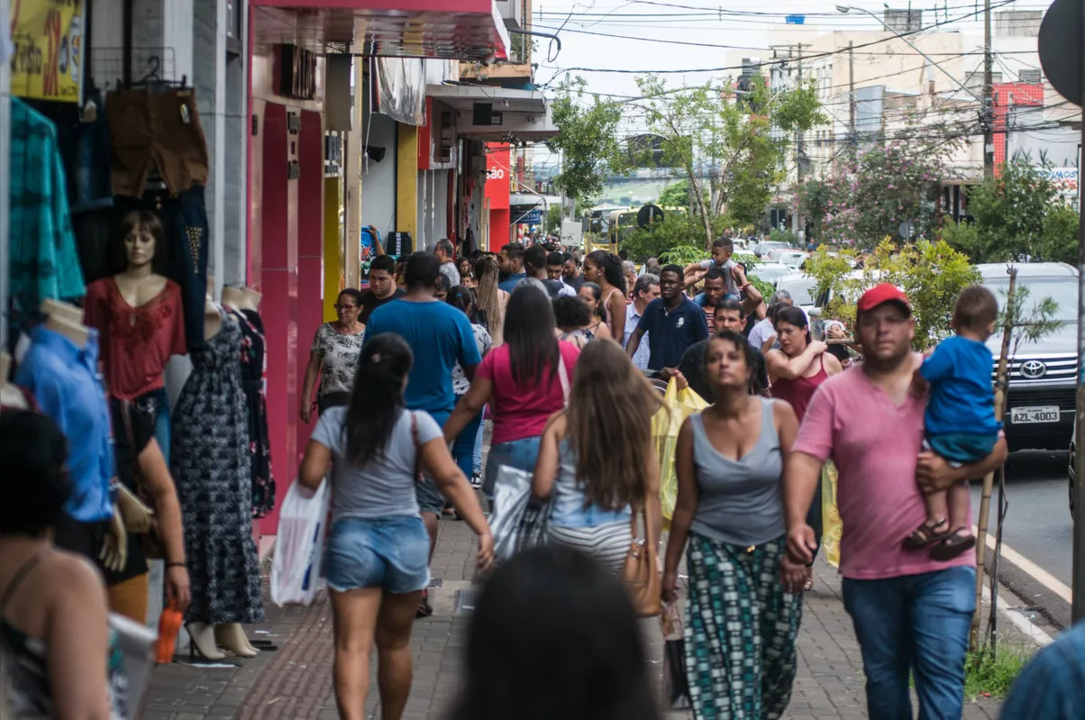 Imagem ilustrativa da imagem Acil pede suspensão de impostos por 90 dias; em Maringá, comércio fecha a partir de sexta