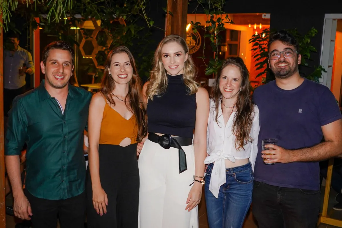 João Messas, Jéssica Camillo, Annelize mais Flavia Wagner e Alexandre Garcia