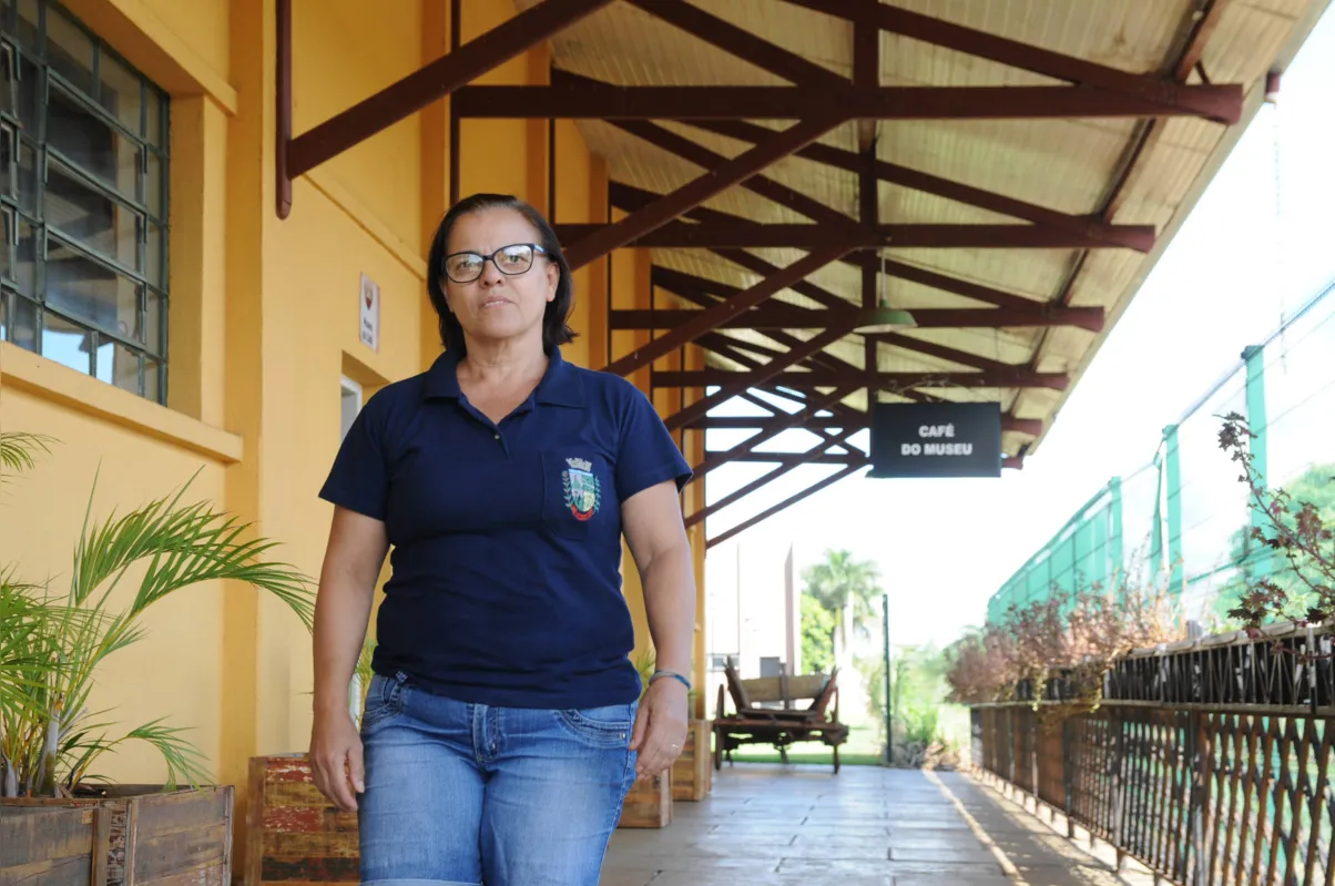 "O museu me lembra da minha trajetória. Limpava os troncos dos pés de café”, conta Maria Aparecida Francisco Ribeiro 