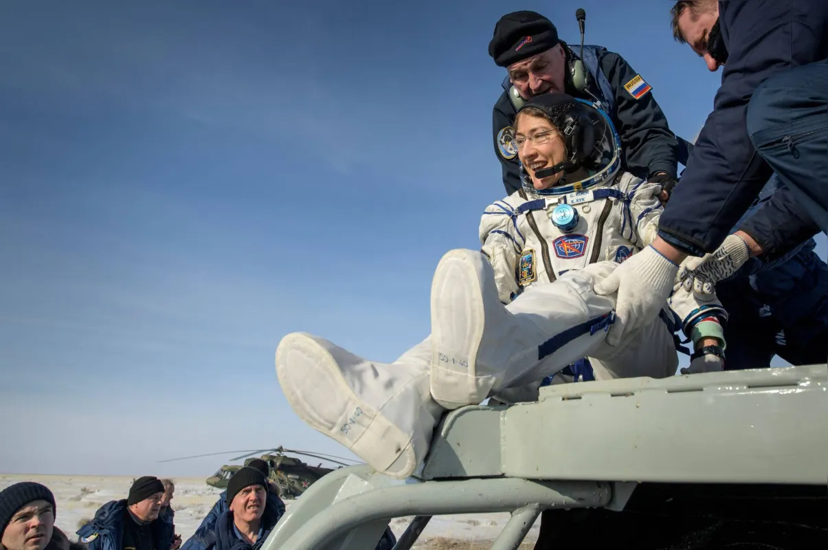Christina Koch permaneceu a bordo da Estação Espacial Internacional por 328 dias