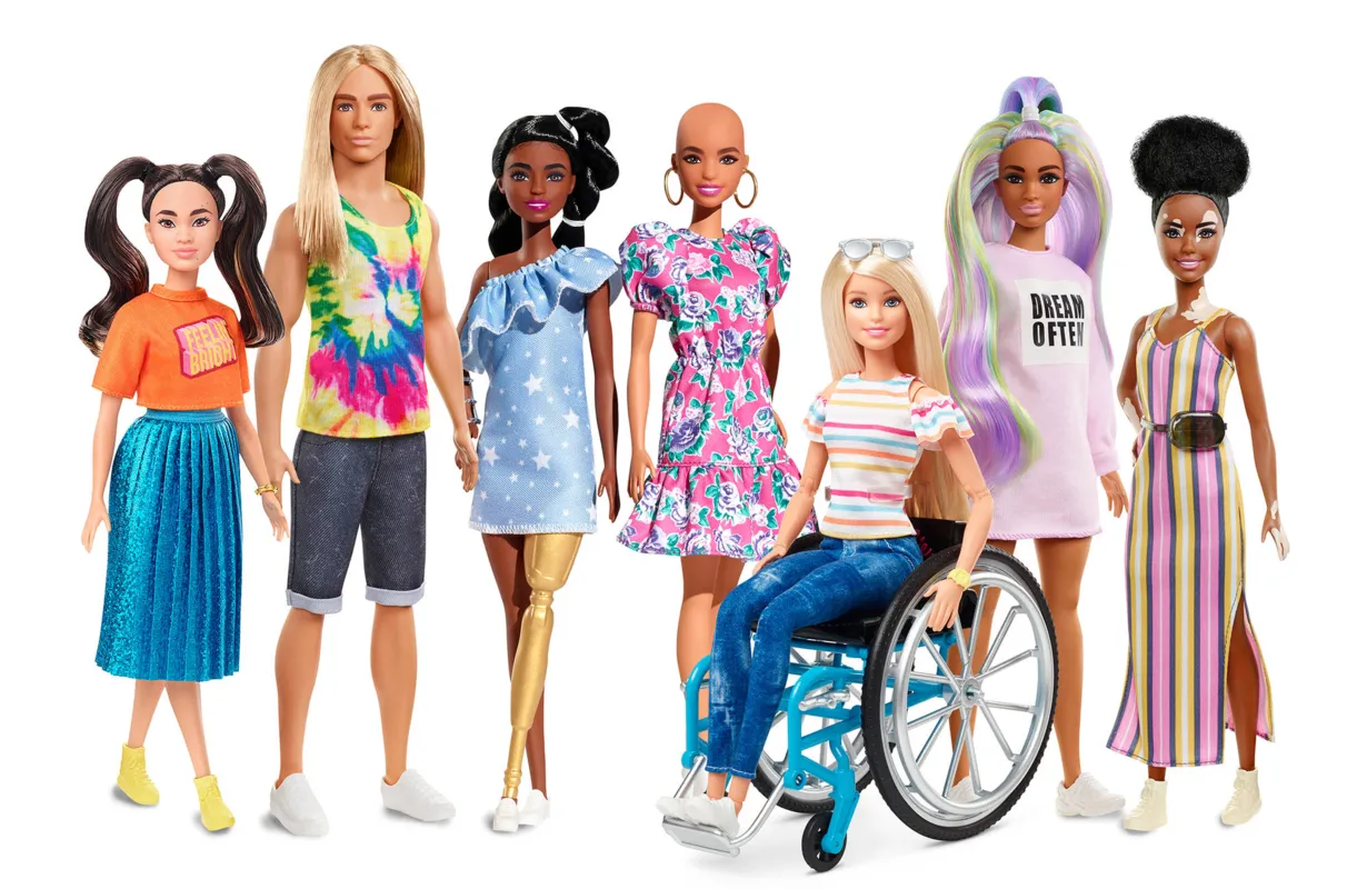 Coleção traz a boneca mais famosa do mundo em várias versões, entre elas uma Barbie careca e outra com vitiligo