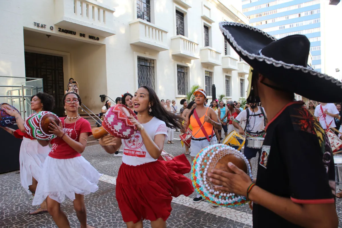 O bloco partiu da Concha Acústica e circulou por diversas vias do Centro de Londrina e terminou a sua apresentação no Centro Pop