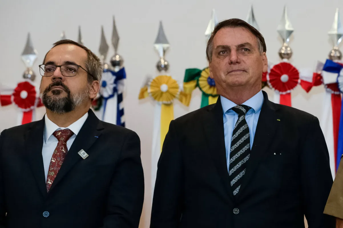 Bolsonaro e Weintraub participaram da inauguração da pedra fundamental do Colégio Militar de São Paulo