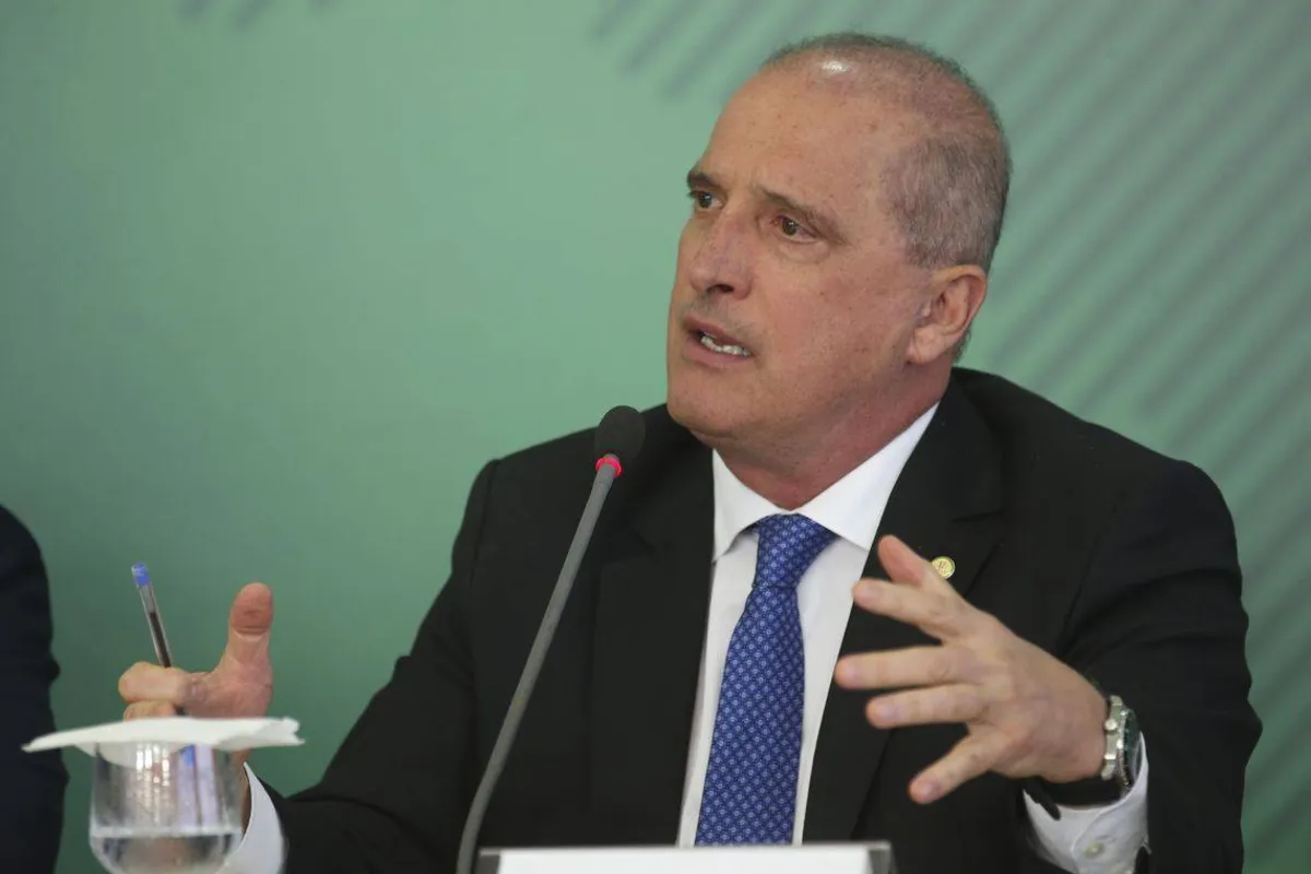 Onyx Lorenzoni sai da Casa Civil e chefiará agora a pasta da Cidadania