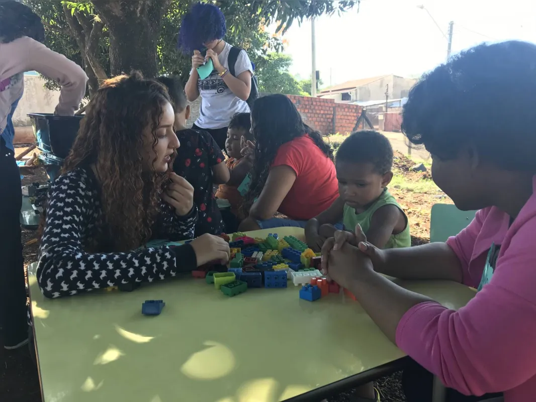 Imagem ilustrativa da imagem CIDADANIA - Calouros da UEL ajudam creche em Londrina
