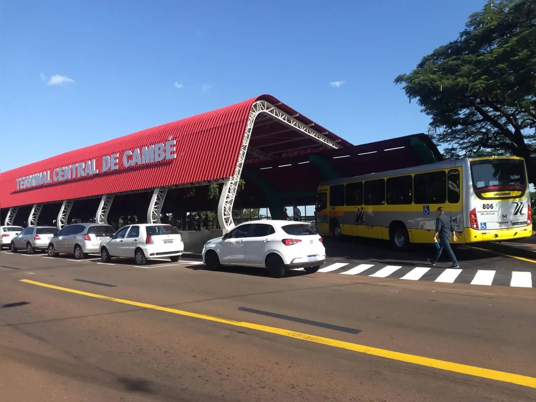 O Terminal Central de Cambé foi reinaugurado na manhã de sábado (7) , mas deve entrar em operação somente no domingo (8).