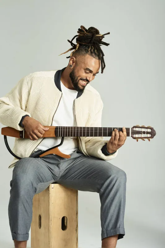 Imagem ilustrativa da imagem Cantor Cello fará live nesta quinta-feira