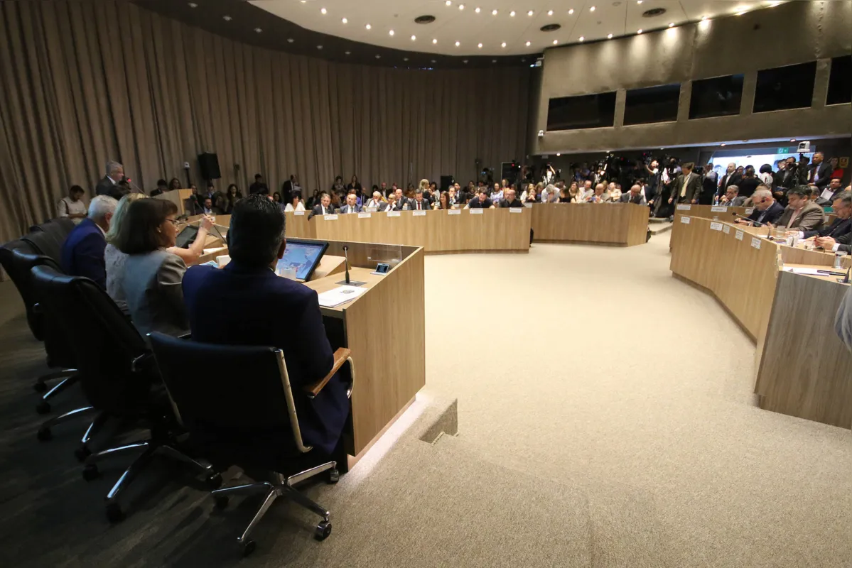 Representantes do Ministério da Saúde se reuniram com secretários de estados e de capitais para discutir ações para controle do novo coronavírus 