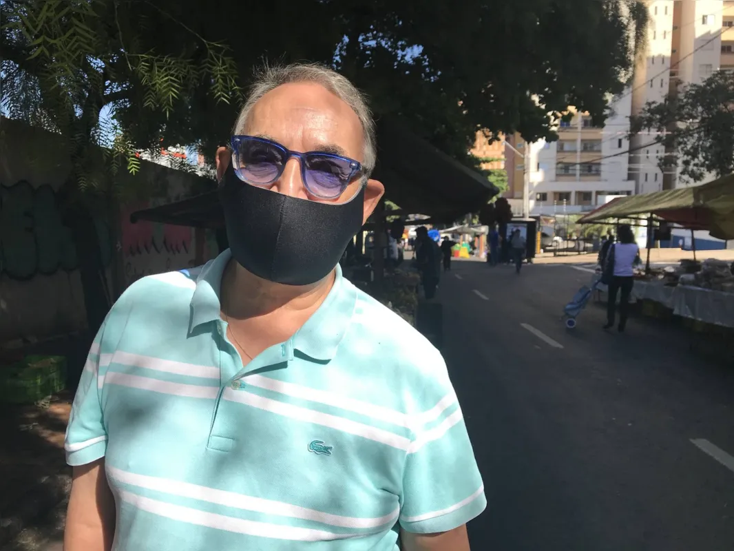 José Antônio Baltazar se sente mais seguro ao fazer as compras na feira que nos supermercados
