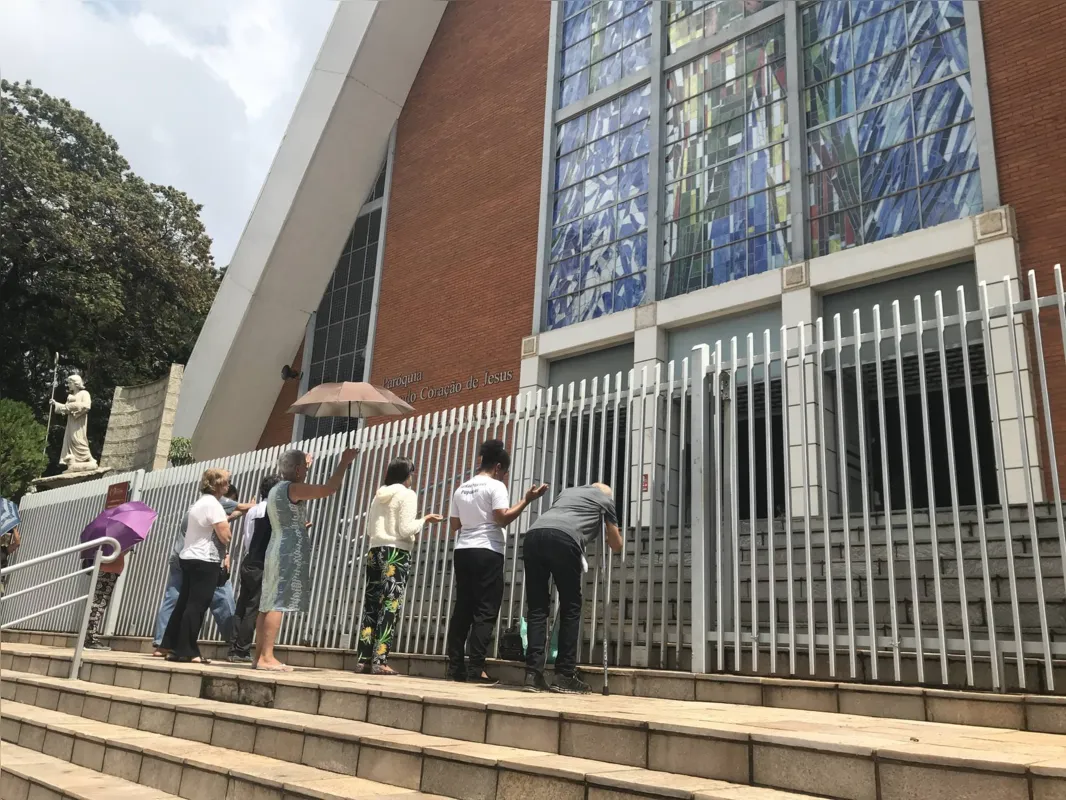 Imagem ilustrativa da imagem Coronavírus: Paróquias de Londrina transmitem missa online