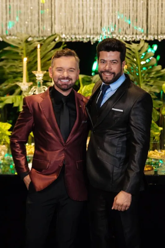 Da Silva com Alex Sandro Almeida