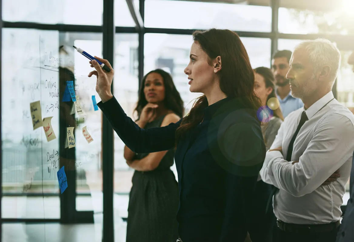 Para os especialistas, as mulheres são focadas tanto em números quanto em pessoas e se preocupam com a longevidade das empresas
