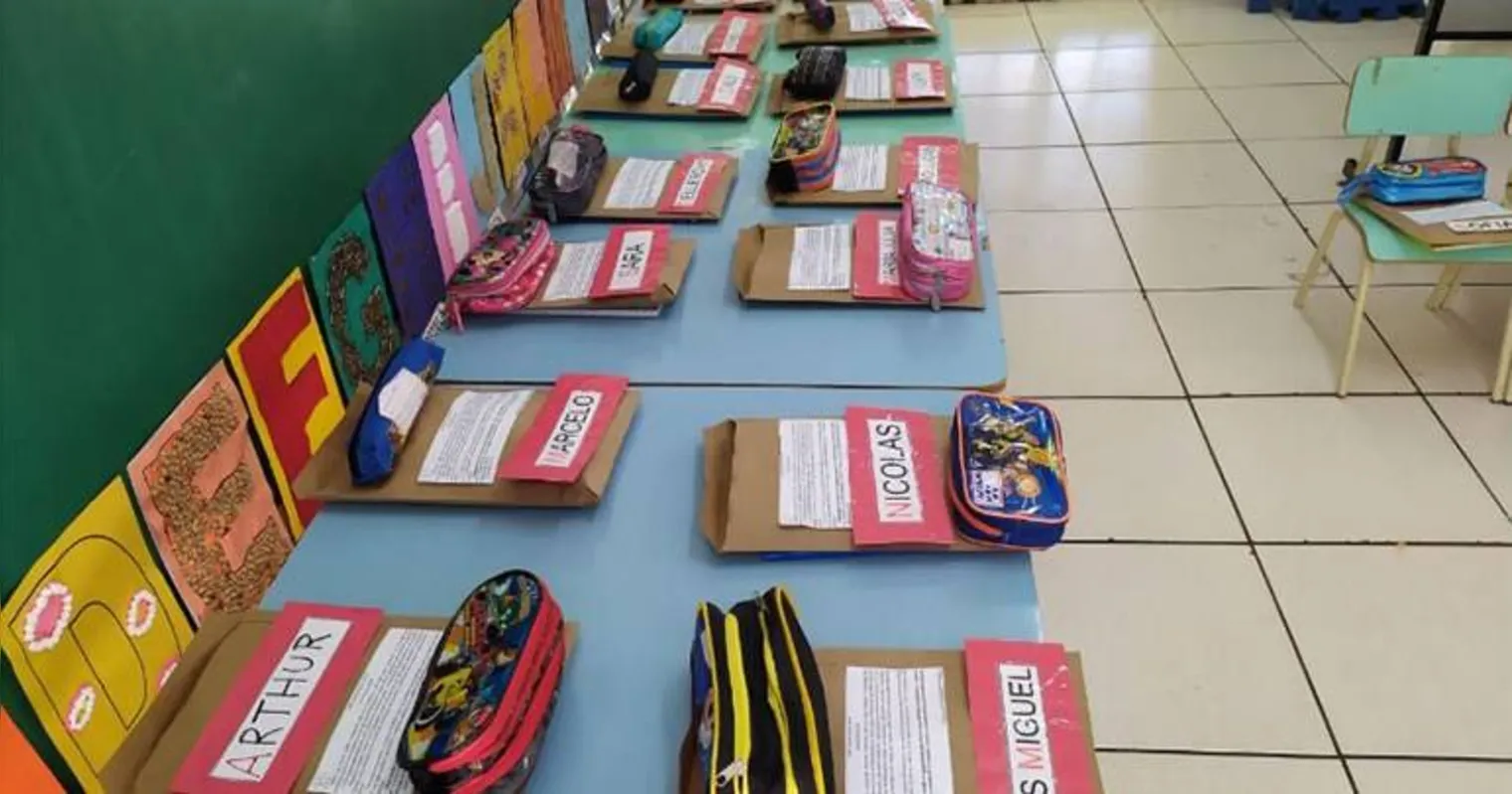 Imagem ilustrativa da imagem Educação de Londrina começa distribuir kits