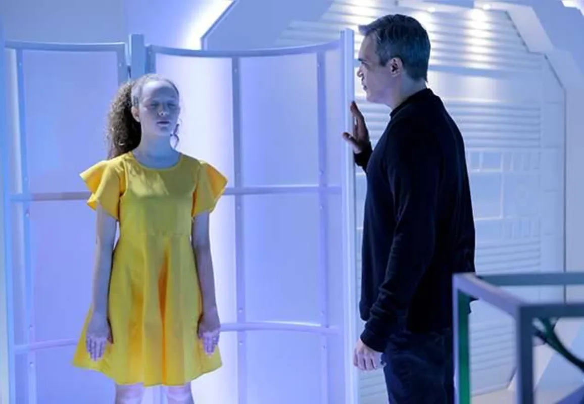 Pendleton obrigada Ester a se reaproximar de Poliana