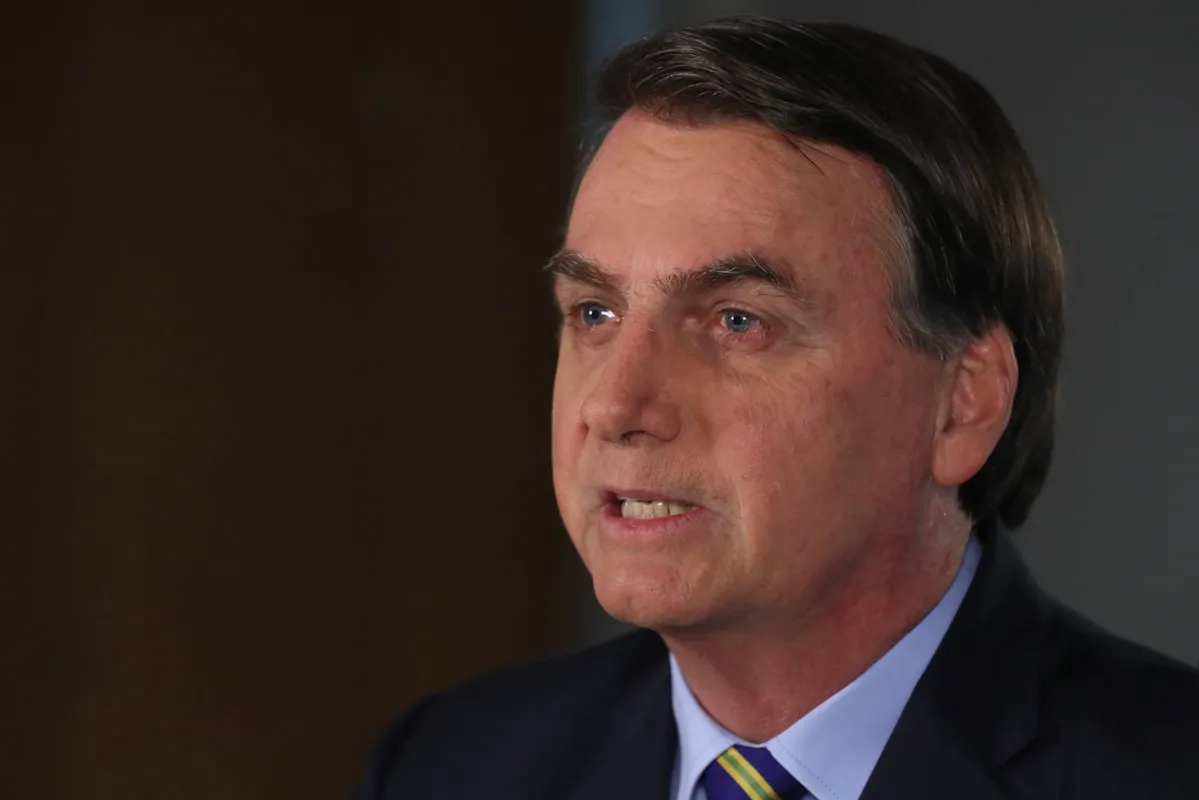 Pela primeira vez desde o início da pandemia, Bolsonaro se solidarizou com as famílias dos mortos pela doença