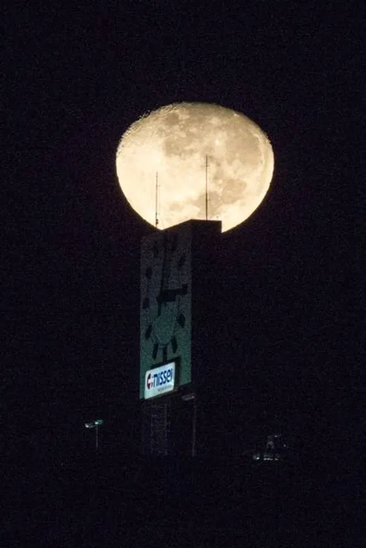 Imagem ilustrativa da imagem Espaço e tempo