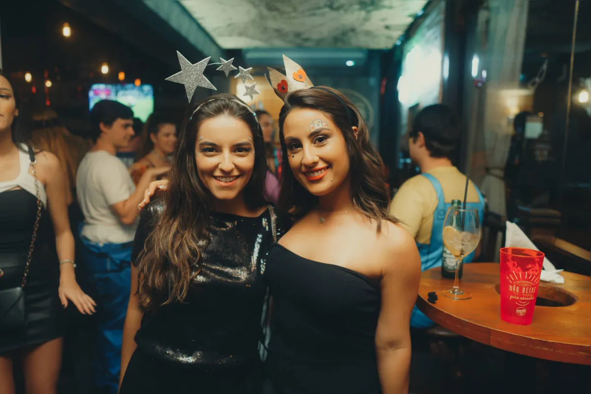 Vitória Oliveira e Bruna Scoralick