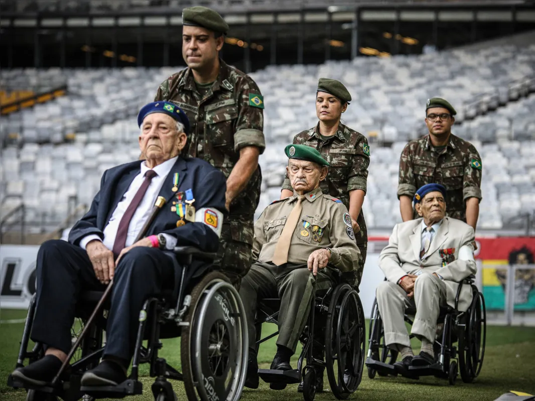 Ex-combatentes da FEB foram homenageados no último dia 17 antes da partida entre Atlético e Caldense, pelo Campeonato Mineiro
