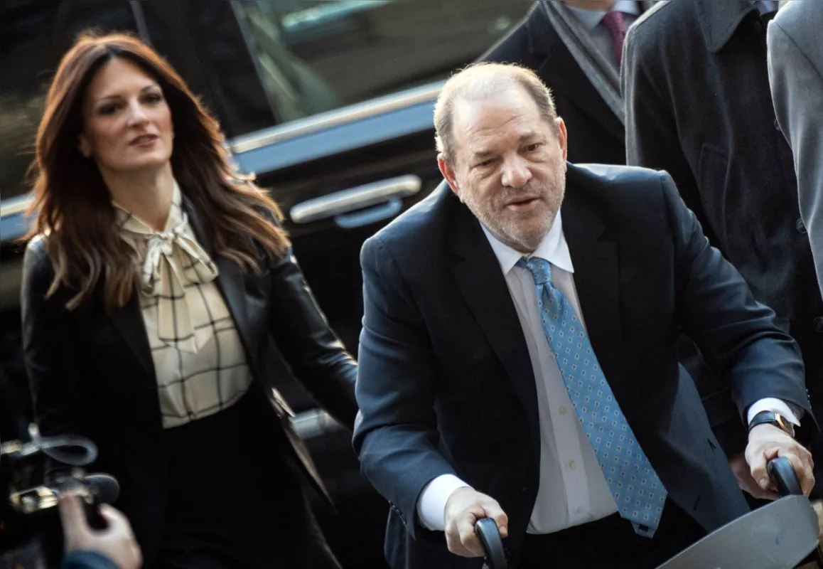 Harvey Weinstein com sua advogada de defesa Donna Rotunno que se colocou publicamente contra o movimento #MeToo 