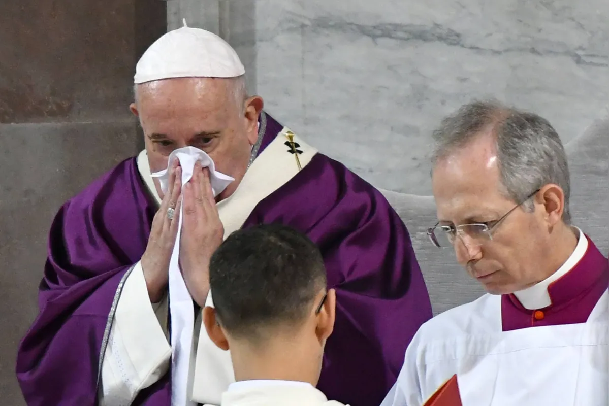 Segundo o Vaticano, papa Francisco “preferiu ficar em casa, na Santa Marta”, e que os outros compromissos seriam cumpridos regularmente