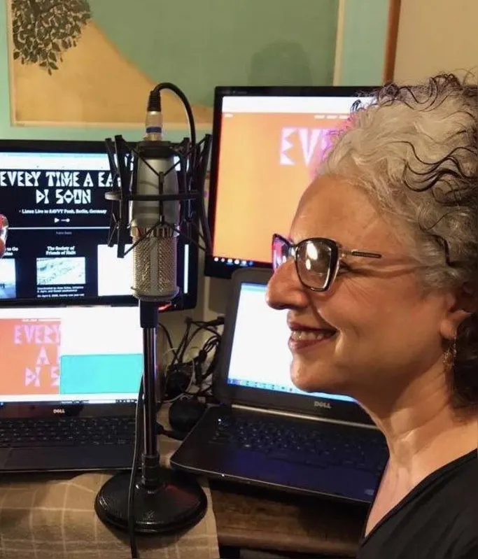 Janete El Haouli: "É muito importante e necessário apoiar e legitimar iniciativas que estejam sendo criadas e oferecidas, neste momento e em outros"