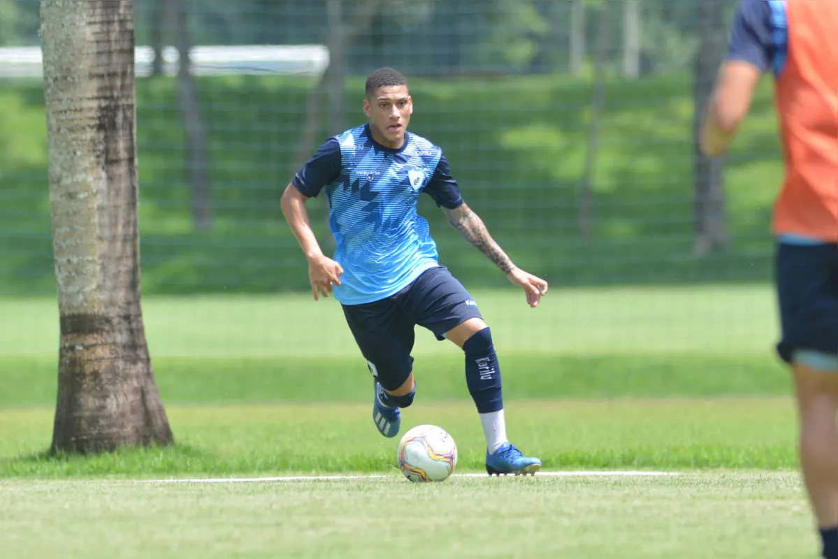 Após marcar o gol de empate na Vila Capanema, Danilo deve voltar a ser titular no lugar do suspenso Matheus Bianqui