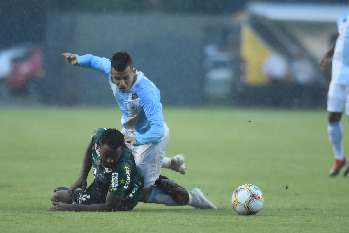 Imagem ilustrativa da imagem LEC perde de virada para o Coritiba no Estádio do Café