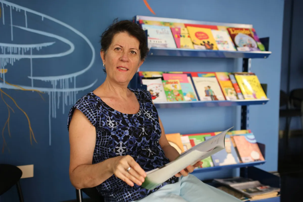 Sueli Bortolin, bibliotecária e docente do Departamento de Ciência da Informação da UEL: "Há muita superficialidade nesse tipo de perseguição, que também é irresponsável"