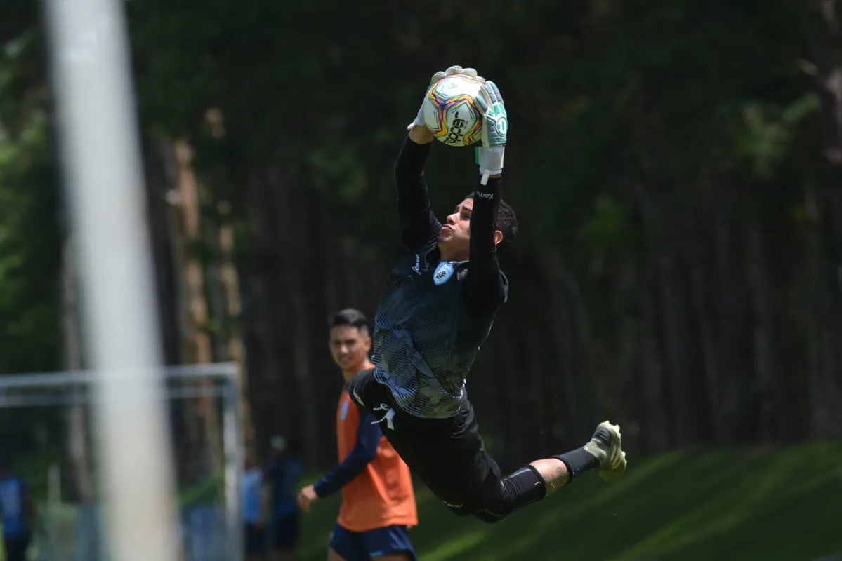 Goleiro Maltos pode fazer seu primeiro jogo no profissional do LEC contra o Operário