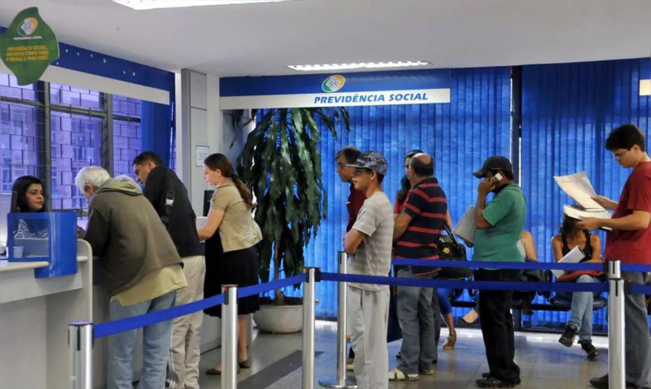 Os trabalhadores temporários serão contratados por meio de um processo seletivo simplificado, sem concurso público, apenas por meio de edital de chamamento