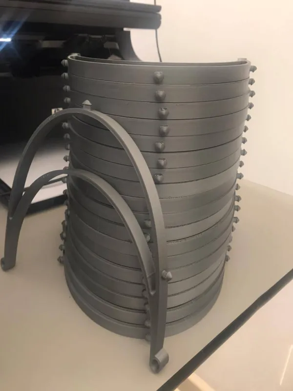 Imagem ilustrativa da imagem Máscaras faciais são produzidas com impressora 3D em Londrina