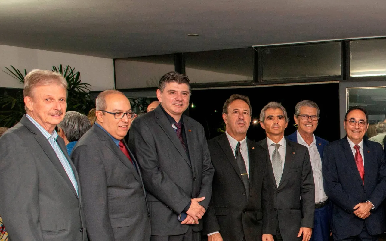 Integrantes do Fórum, Norman Neumaier, Leandro Magalhães, Carlos Vici, Denilson Novaes, Maurício Saccani, Claudio Tedeschi e Spartaco Puccia
