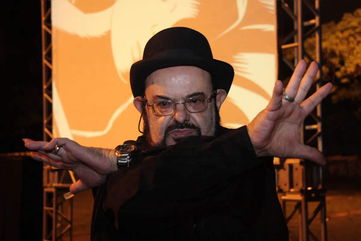 José Mojica Marins faleceu aos 83 anos; o apelido Zé do Caixão veio num pesadelo do cineasta