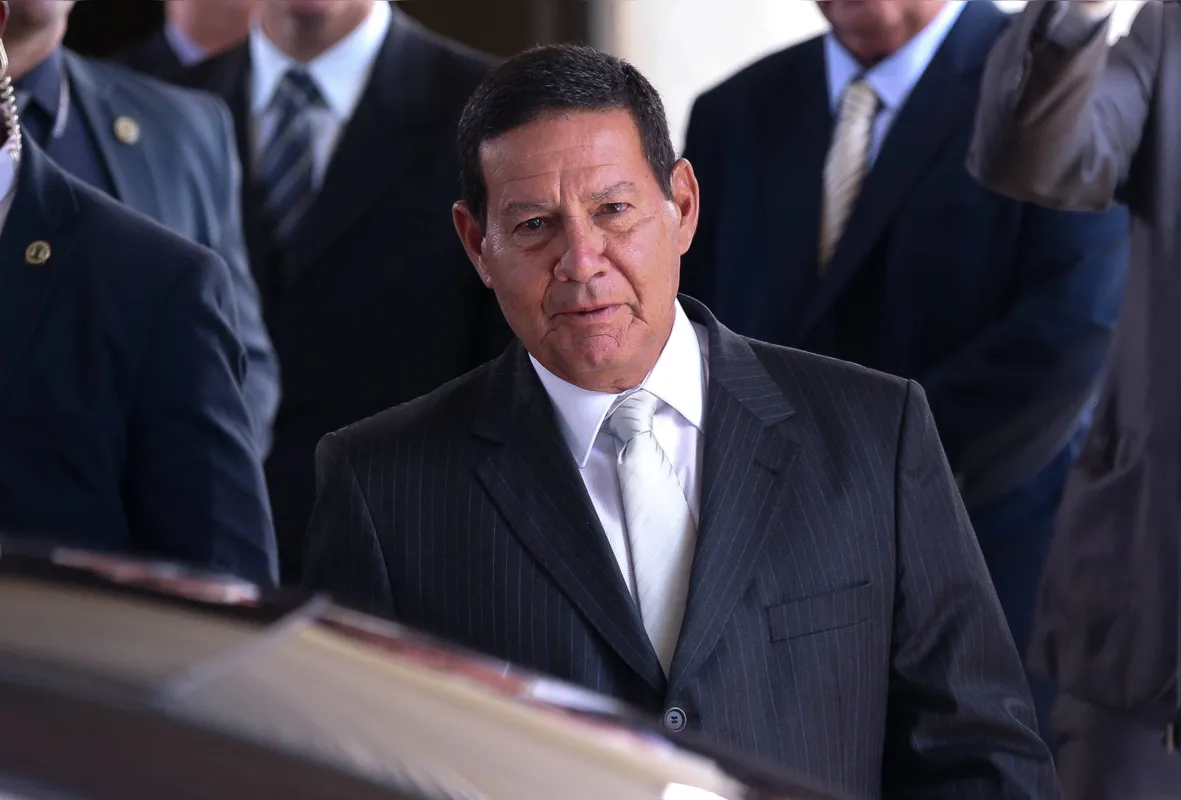 
Mourão disse que recurso poderia ser interposto ao STF ou ao STJ 