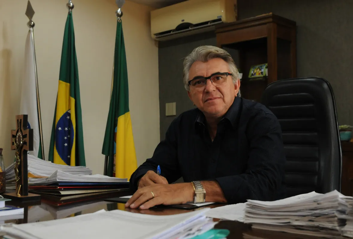 O prefeito de Ibiporã, João Coloniezi (MDB), determinou a reabertura do comércio atendendo aos representantes do setor, mas decisão foi derrubada ontem pelo Ministério Público 